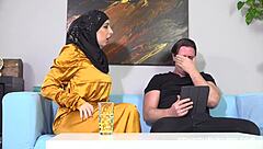 स्थल#2 वीडियो के लिए: Muslim MILF Shows Off Her Blowjob Skills
